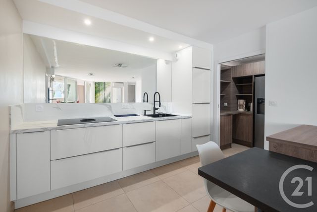 Appartement T4 à vendre - 4 pièces - 100,25 m2 - La Grande Motte - 34 - LANGUEDOC-ROUSSILLON