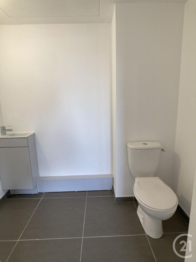 Afficher la photo en grand Appartement F3 à louer - 3 pièces - 66,82 m2 - Castelnau Le Lez - 34 - LANGUEDOC-ROUSSILLON