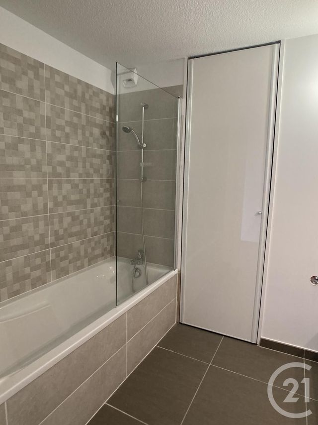 Afficher la photo en grand Appartement F3 à louer - 3 pièces - 66,82 m2 - Castelnau Le Lez - 34 - LANGUEDOC-ROUSSILLON