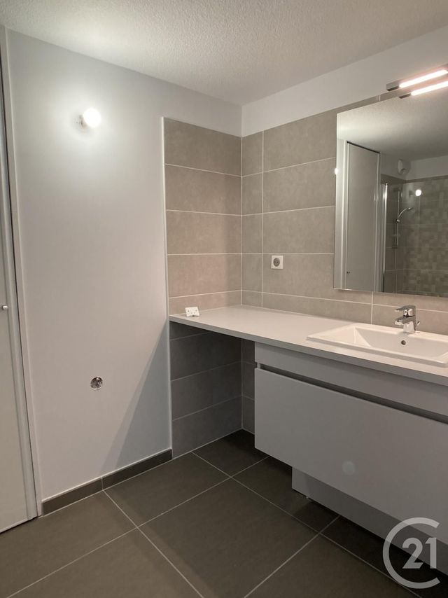 Afficher la photo en grand Appartement F3 à louer - 3 pièces - 66,82 m2 - Castelnau Le Lez - 34 - LANGUEDOC-ROUSSILLON