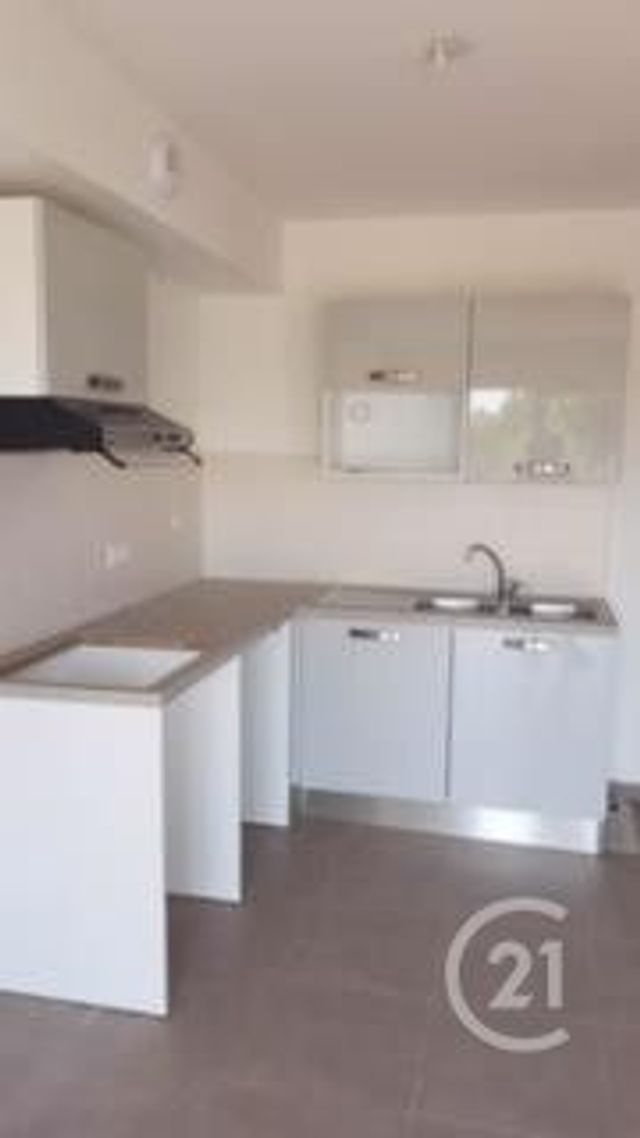 Maison &agrave; louer - 4 pi&egrave;ces - 78,80 m2 - Portiragnes - 34 - LANGUEDOC-ROUSSILLON