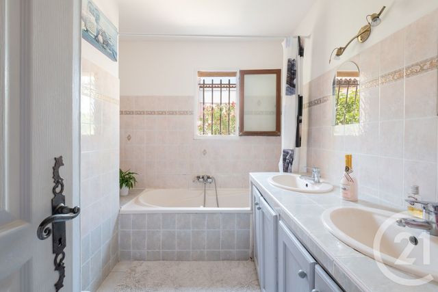 Maison à vendre - 6 pièces - 150 m2 - Vergeze - 30 - LANGUEDOC-ROUSSILLON