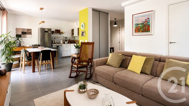 Appartement Duplex &agrave; vendre - 4 pi&egrave;ces - 96,96 m2 - Vergeze - 30 - LANGUEDOC-ROUSSILLON