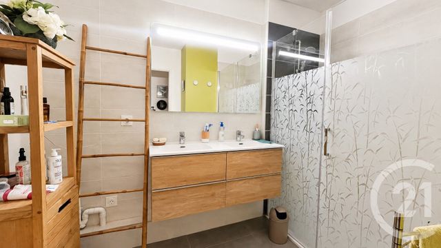 Appartement Duplex &agrave; vendre - 4 pi&egrave;ces - 96,96 m2 - Vergeze - 30 - LANGUEDOC-ROUSSILLON