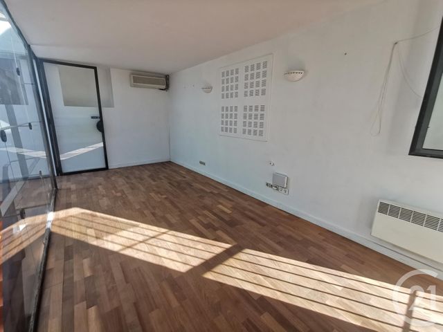 Appartement Local &agrave; louer - 3 pi&egrave;ces - 110 m2 - Nimes - 30 - LANGUEDOC-ROUSSILLON