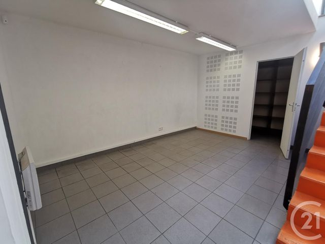 Appartement Local &agrave; louer - 3 pi&egrave;ces - 110 m2 - Nimes - 30 - LANGUEDOC-ROUSSILLON