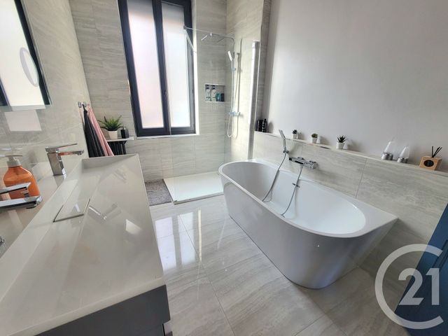 Afficher la photo en grand Appartement F3 à vendre - 3 pièces - 76,13 m2 - Nimes - 30 - LANGUEDOC-ROUSSILLON