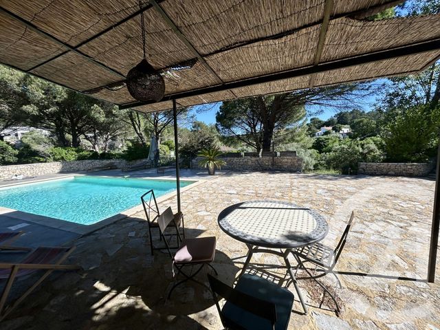 Maison à vendre - 6 pièces - 187,78 m2 - Nimes - 30 - LANGUEDOC-ROUSSILLON