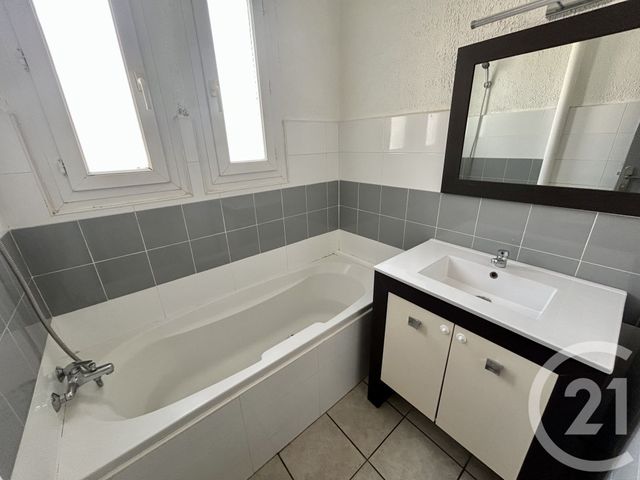 Appartement F4 &agrave; vendre - 4 pi&egrave;ces - 65 m2 - Nimes - 30 - LANGUEDOC-ROUSSILLON