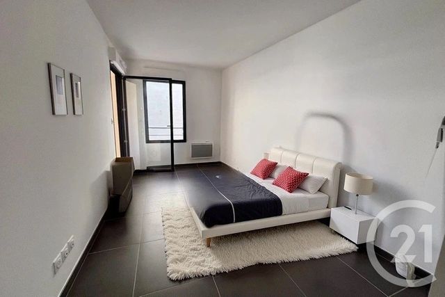 Afficher la photo en grand Appartement F3 à vendre - 3 pièces - 81 m2 - Nimes - 30 - LANGUEDOC-ROUSSILLON
