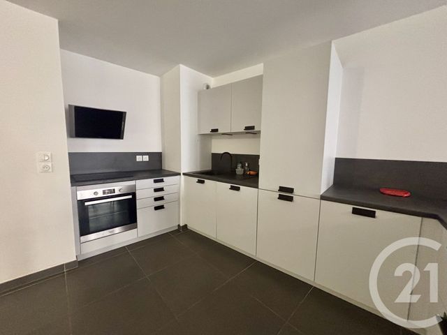 Afficher la photo en grand Appartement F3 à vendre - 3 pièces - 81 m2 - Nimes - 30 - LANGUEDOC-ROUSSILLON
