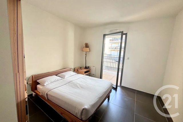 Afficher la photo en grand Appartement F3 à vendre - 3 pièces - 81 m2 - Nimes - 30 - LANGUEDOC-ROUSSILLON