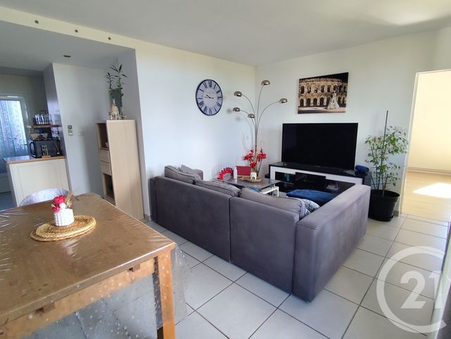 Appartement T4 à louer - 4 pièces - 68,82 m2 - Nimes - 30 - LANGUEDOC-ROUSSILLON