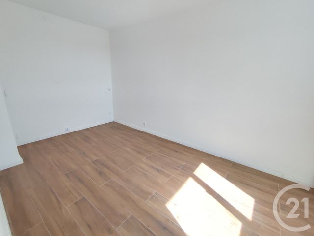 Appartement F4 à louer - 4 pièces - 70,43 m2 - Nimes - 30 - LANGUEDOC-ROUSSILLON