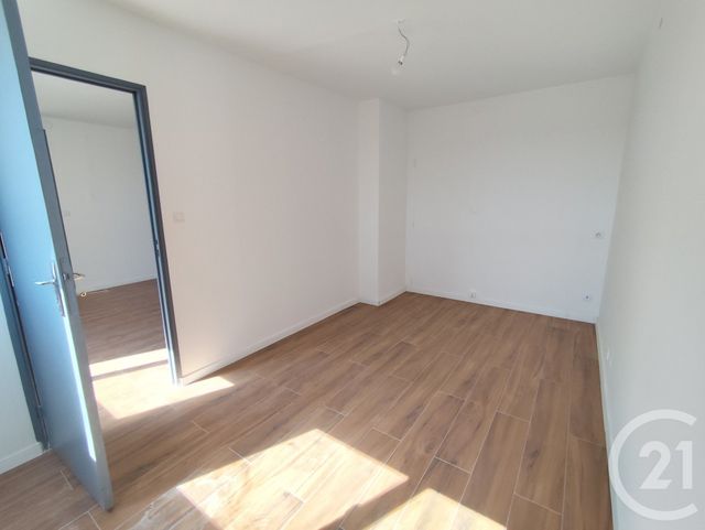 Appartement F4 à louer - 4 pièces - 70,43 m2 - Nimes - 30 - LANGUEDOC-ROUSSILLON