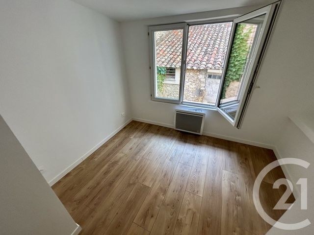 Appartement F2 à vendre - 3 pièces - 50 m2 - Nimes - 30 - LANGUEDOC-ROUSSILLON
