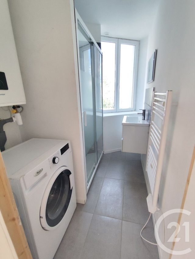 Appartement T3 à louer - 3 pièces - 36,76 m2 - Nimes - 30 - LANGUEDOC-ROUSSILLON