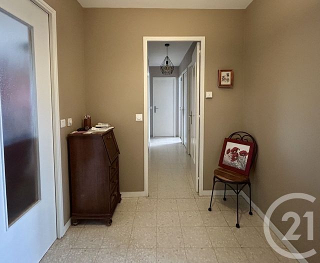 Afficher la photo en grand Appartement T4 à vendre - 4 pièces - 88,79 m2 - Nimes - 30 - LANGUEDOC-ROUSSILLON