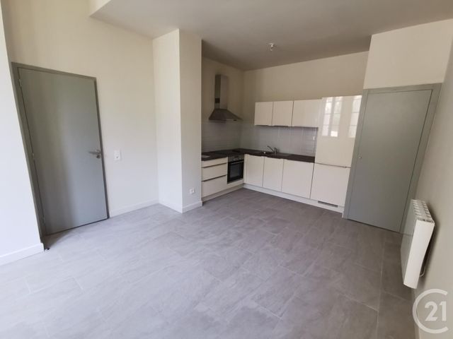 Appartement T3 à louer - 3 pièces - 57,30 m2 - Nimes - 30 - LANGUEDOC-ROUSSILLON