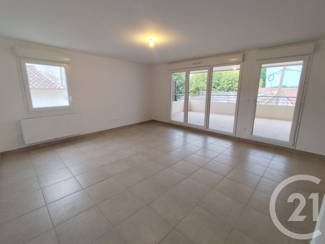 Afficher la photo en grand Appartement T3 à louer - 3 pièces - 72,20 m2 - Nimes - 30 - LANGUEDOC-ROUSSILLON