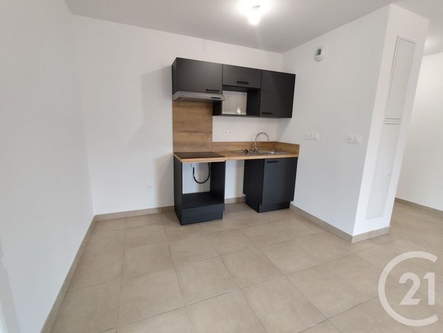 Afficher la photo en grand Appartement T3 à louer - 3 pièces - 72,20 m2 - Nimes - 30 - LANGUEDOC-ROUSSILLON