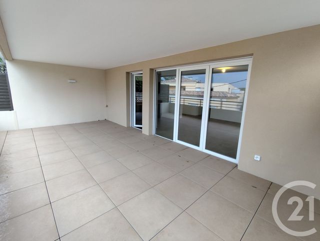Afficher la photo en grand Appartement T3 à louer - 3 pièces - 72,20 m2 - Nimes - 30 - LANGUEDOC-ROUSSILLON