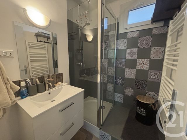 Appartement T3 &agrave; louer - 3 pi&egrave;ces - 53,15 m2 - Nimes - 30 - LANGUEDOC-ROUSSILLON