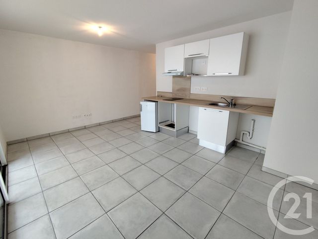 Appartement T2 &agrave; louer - 2 pi&egrave;ces - 41,50 m2 - Nimes - 30 - LANGUEDOC-ROUSSILLON