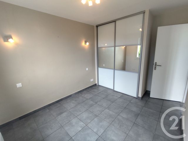 Appartement T3 &agrave; louer - 3 pi&egrave;ces - 51,32 m2 - Nimes - 30 - LANGUEDOC-ROUSSILLON