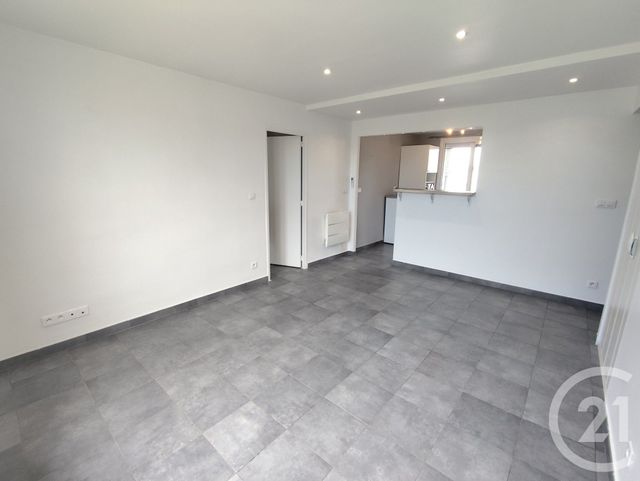 Appartement T3 &agrave; louer - 3 pi&egrave;ces - 51,32 m2 - Nimes - 30 - LANGUEDOC-ROUSSILLON
