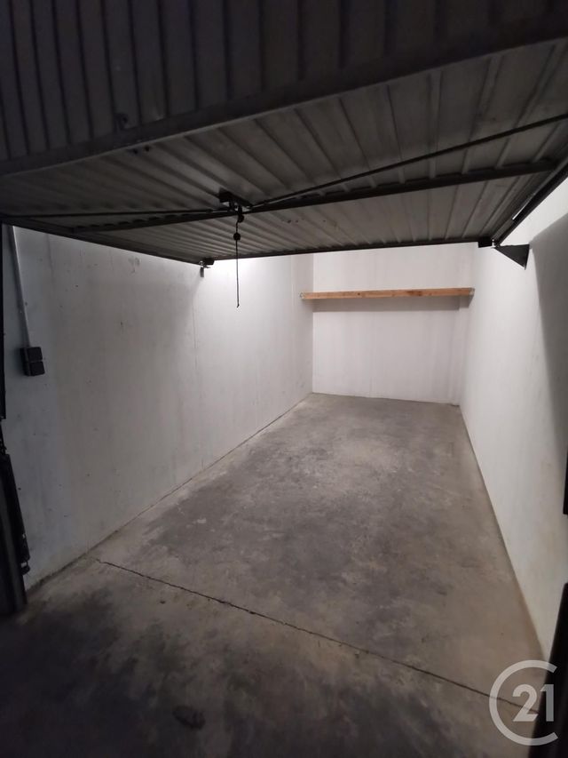 Parking &agrave; louer - 13 m2 - Nimes - 30 - LANGUEDOC-ROUSSILLON
