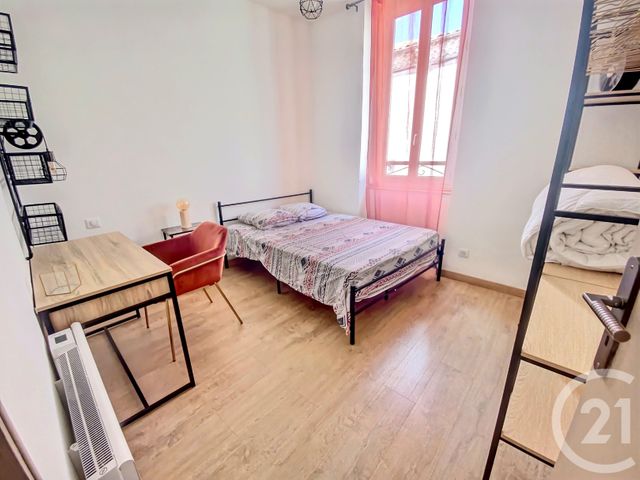 Appartement T3 &agrave; louer - 4 pi&egrave;ces - 61,33 m2 - Nimes - 30 - LANGUEDOC-ROUSSILLON
