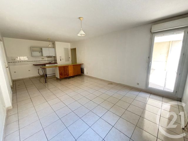 Appartement T3 &agrave; louer - 3 pi&egrave;ces - 55,02 m2 - Nimes - 30 - LANGUEDOC-ROUSSILLON
