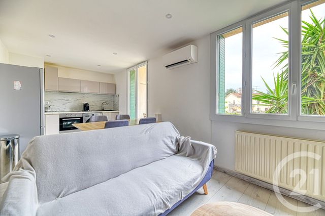 Appartement T4 &agrave; louer - 4 pi&egrave;ces - 64,26 m2 - Nimes - 30 - LANGUEDOC-ROUSSILLON