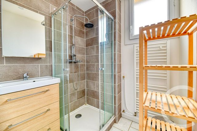 Appartement T4 &agrave; louer - 4 pi&egrave;ces - 64,26 m2 - Nimes - 30 - LANGUEDOC-ROUSSILLON