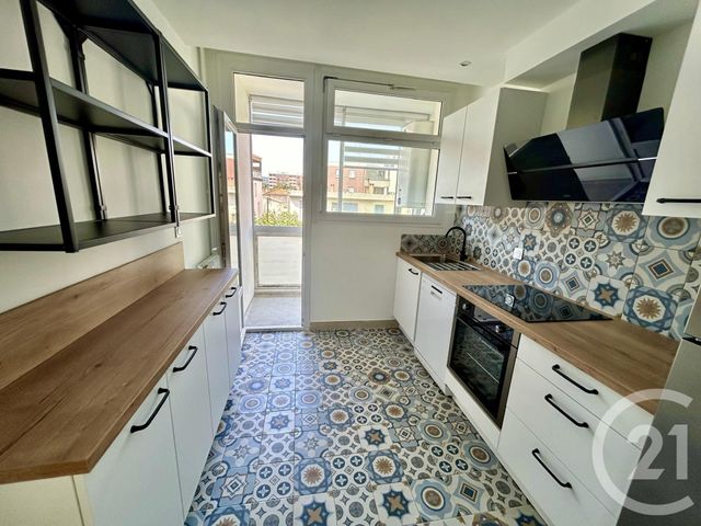 Appartement F5 &agrave; louer - 5 pi&egrave;ces - 88,33 m2 - Nimes - 30 - LANGUEDOC-ROUSSILLON