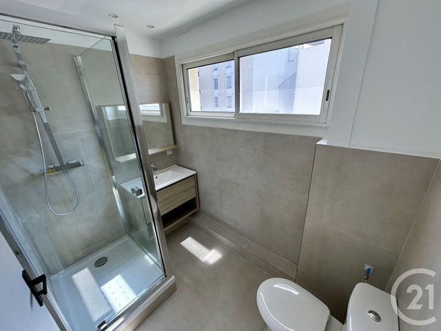 Appartement F5 &agrave; louer - 5 pi&egrave;ces - 88,33 m2 - Nimes - 30 - LANGUEDOC-ROUSSILLON