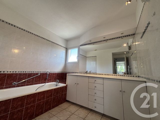 Maison &agrave; louer - 5 pi&egrave;ces - 114,37 m2 - Nimes - 30 - LANGUEDOC-ROUSSILLON