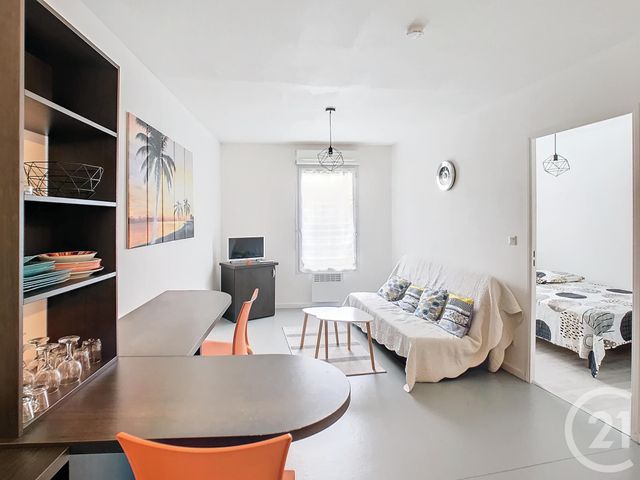 Appartement T2 &agrave; louer - 2 pi&egrave;ces - 32,40 m2 - Nimes - 30 - LANGUEDOC-ROUSSILLON