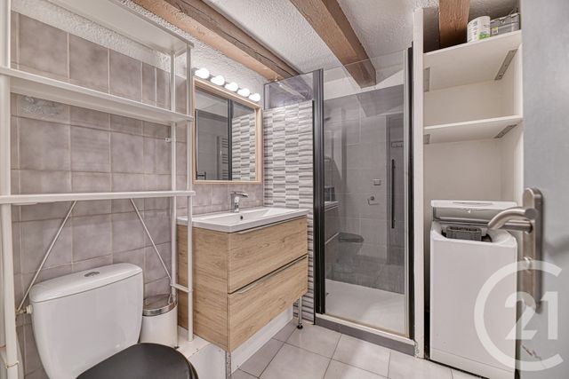 Appartement Studio &agrave; louer - 1 pi&egrave;ce - 31,60 m2 - Nimes - 30 - LANGUEDOC-ROUSSILLON