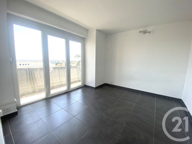 Appartement T2 &agrave; louer - 2 pi&egrave;ces - 45,01 m2 - Nimes - 30 - LANGUEDOC-ROUSSILLON