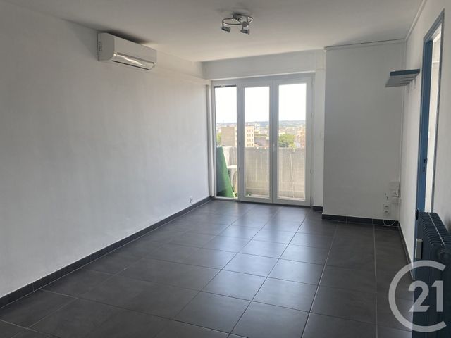Appartement T2 &agrave; louer - 2 pi&egrave;ces - 45,01 m2 - Nimes - 30 - LANGUEDOC-ROUSSILLON