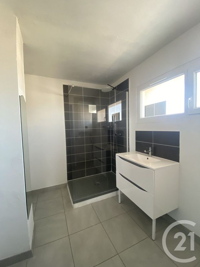 Appartement T2 &agrave; louer - 2 pi&egrave;ces - 45,01 m2 - Nimes - 30 - LANGUEDOC-ROUSSILLON