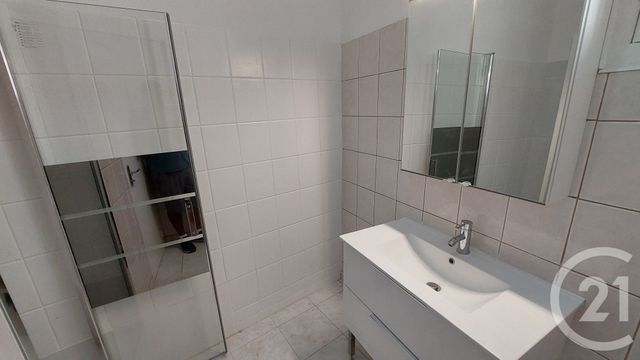 Appartement T3 &agrave; louer - 3 pi&egrave;ces - 65,07 m2 - Nimes - 30 - LANGUEDOC-ROUSSILLON