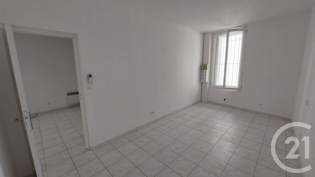 Appartement T3 &agrave; louer - 3 pi&egrave;ces - 65,07 m2 - Nimes - 30 - LANGUEDOC-ROUSSILLON