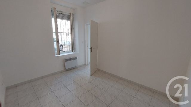 Appartement T3 &agrave; louer - 3 pi&egrave;ces - 65,07 m2 - Nimes - 30 - LANGUEDOC-ROUSSILLON