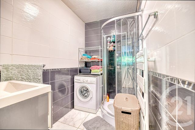 Appartement T4 &agrave; louer - 4 pi&egrave;ces - 81,68 m2 - Nimes - 30 - LANGUEDOC-ROUSSILLON