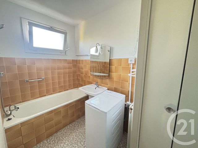 Appartement &agrave; louer - 2 pi&egrave;ces - 52,48 m2 - Nimes - 30 - LANGUEDOC-ROUSSILLON