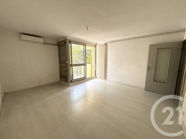 Appartement &agrave; louer - 2 pi&egrave;ces - 52,48 m2 - Nimes - 30 - LANGUEDOC-ROUSSILLON