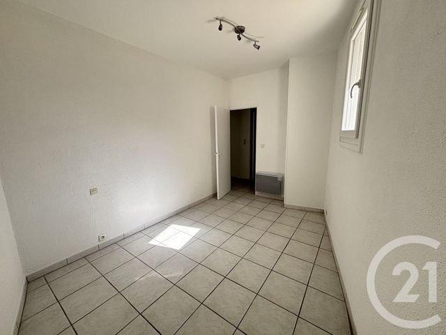 Appartement T2 &agrave; louer - 2 pi&egrave;ces - 35,98 m2 - Nimes - 30 - LANGUEDOC-ROUSSILLON